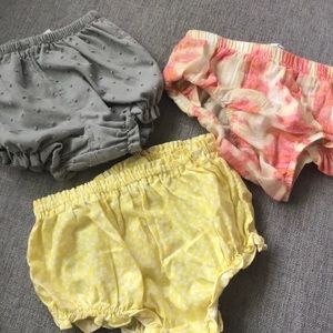 Set of bloomers